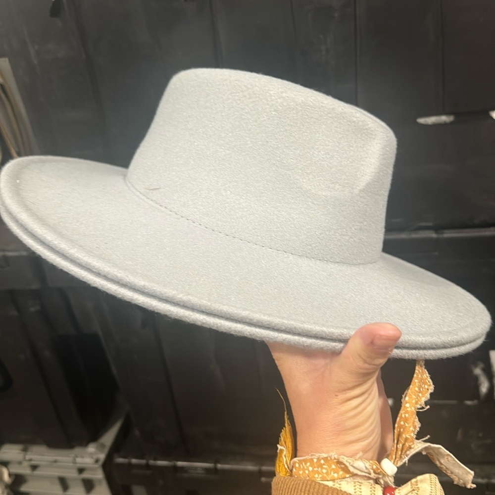 Wide Brim Women’s Felt Fedora Hat in Light Gray